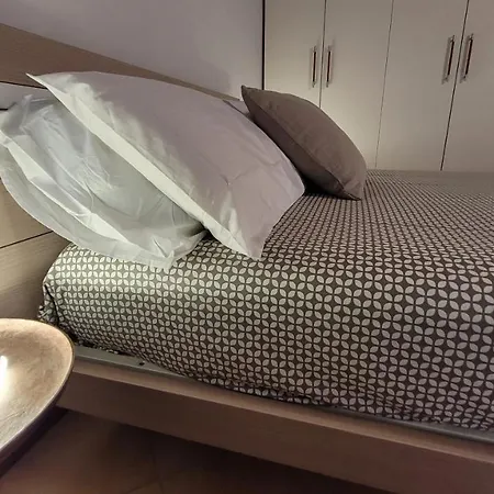 Dimora Larius דירה קומו